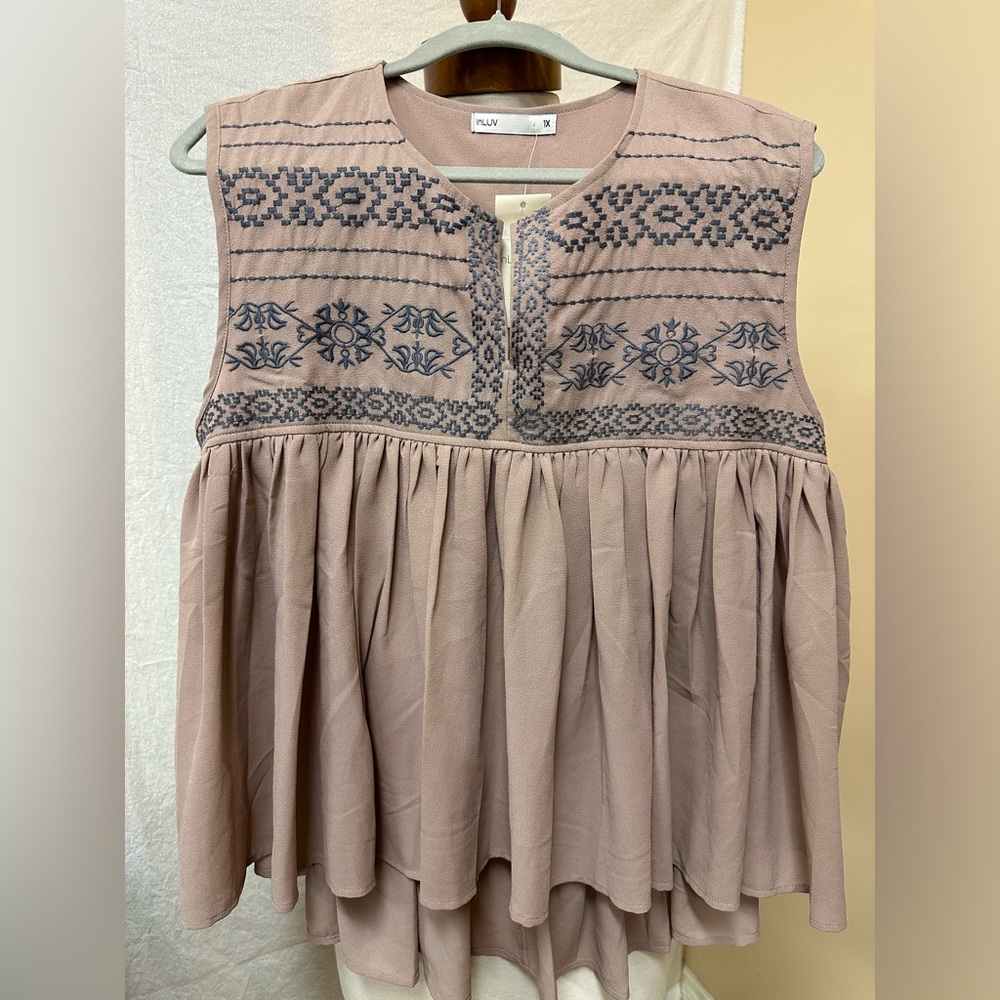 InLuv sleeveless high/low top blouse champagne/tan color size 1X